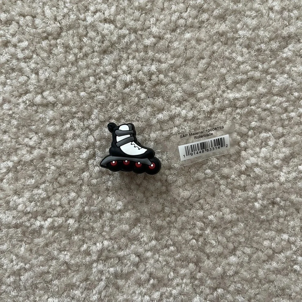 Crocs Jibbitz Rollerblade Inline Skate Shoe Charm Black/Red– Brand New with Tags